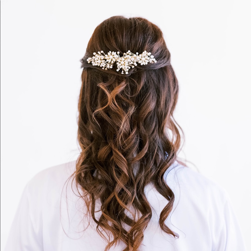 Untamed Petals Aria Hair Bridal Comb